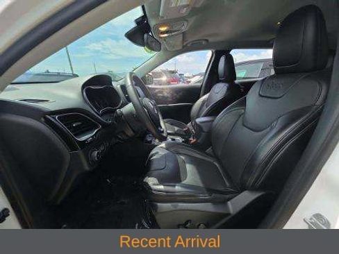 Used 2023 Jeep Cherokee Altitude Lux AWD/4WD image 2