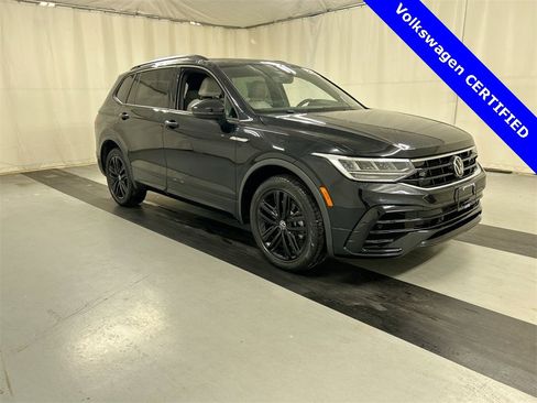 Used 2022 Volkswagen Tiguan SE R-Line image 1