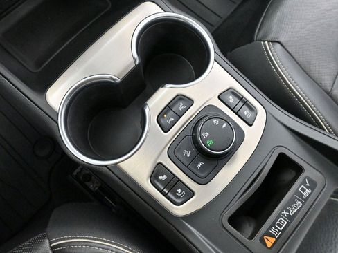 Used 2018 GMC Terrain Denali w/ Advanced Safety Package image 25