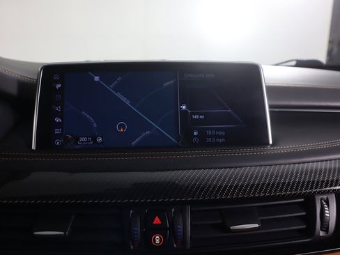 Used 2017 BMW X5 M image 48