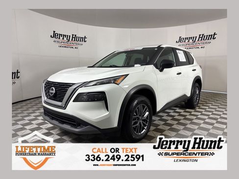 Used 2023 Nissan Rogue S image 1