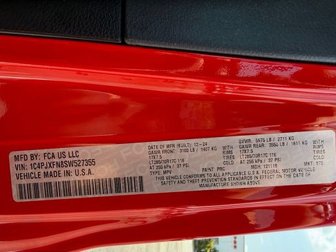 Used 2025 Jeep Wrangler Unlimited Rubicon AWD/4WD image 32