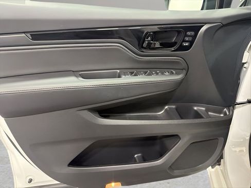 Used 2023 Honda Odyssey Touring image 1