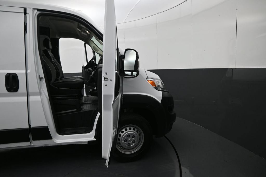 Used 2025 RAM ProMaster 2500 w/ Convenience Group FWD image 9