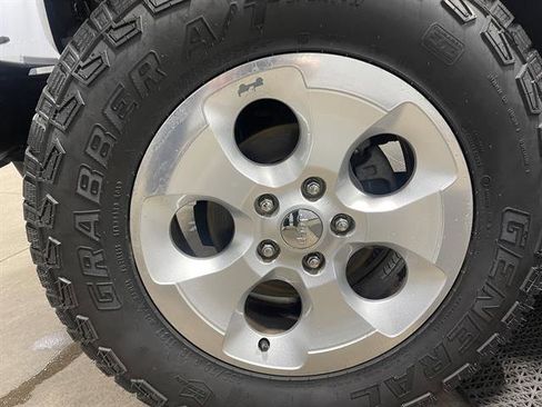 Used 2015 Jeep Wrangler Unlimited Sahara w/ Connectivity Group image 22