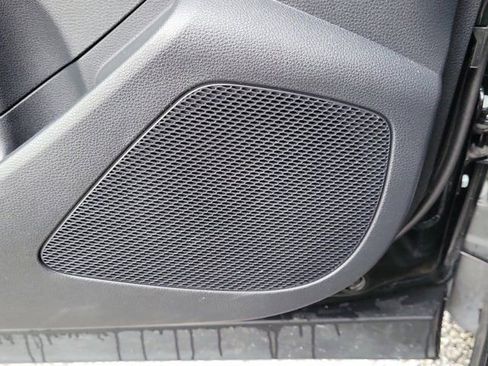 Used 2025 Toyota Corolla Cross L image 15