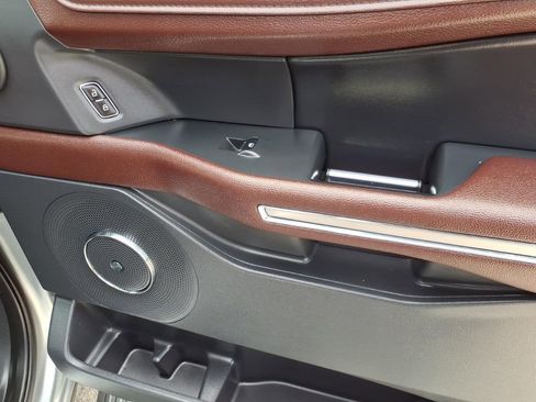 Certified 2024 Ford Expedition Limited image 7