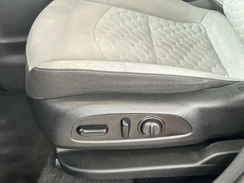Used 2020 Chevrolet Equinox LT AWD/4WD image 22