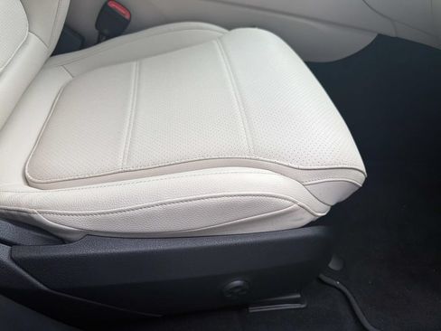 Used 2026 Mercedes-Benz C 300 Sedan image 12