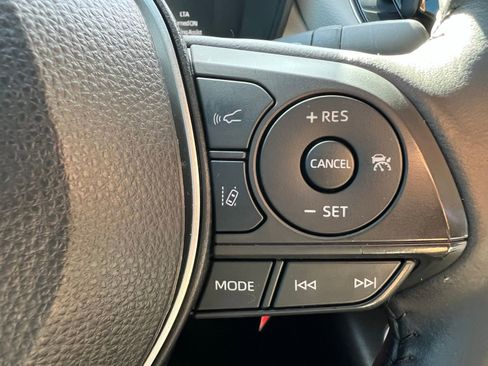 Used 2022 Toyota Corolla SE image 32