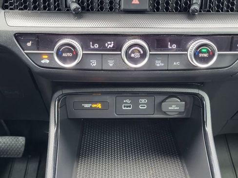 Used 2025 Honda CR-V Sport image 17