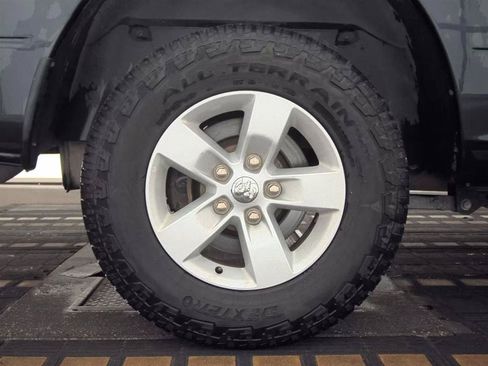 Used 2017 RAM 1500 Classic SLT RWD image 11