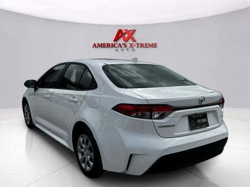 Used 2023 Toyota Corolla LE FWD image 3