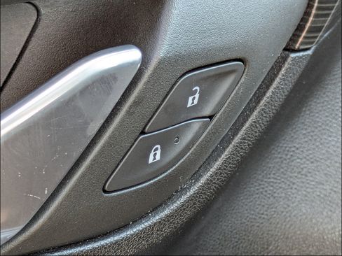 Used 2024 GMC Terrain SLE FWD image 25