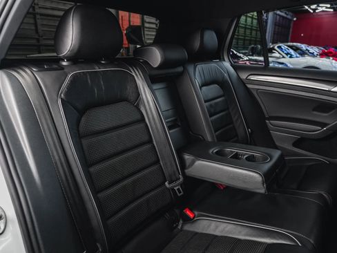 Used 2018 Volkswagen Golf R 4-Door image 50