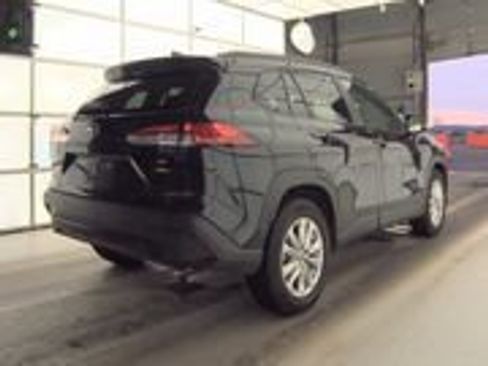 Used 2024 Toyota Corolla Cross LE image 4