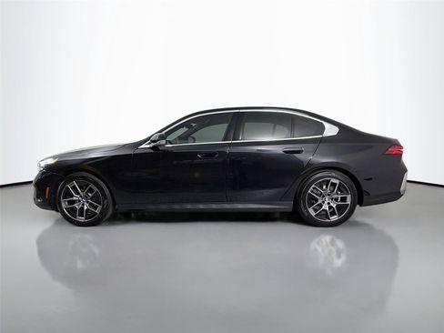 New 2026 BMW 530i xDrive w/ Premium Package AWD/4WD image 9