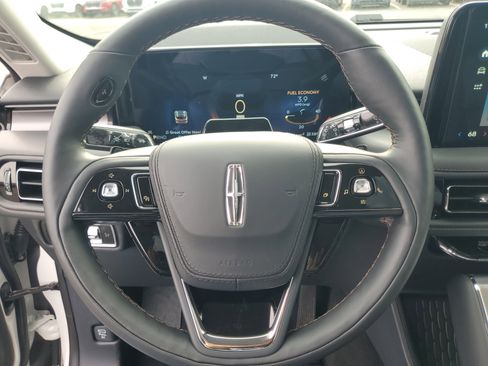 New 2026 Lincoln Aviator AWD image 15