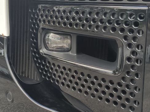Certified 2025 Land Rover Defender 110 V8 AWD/4WD image 11