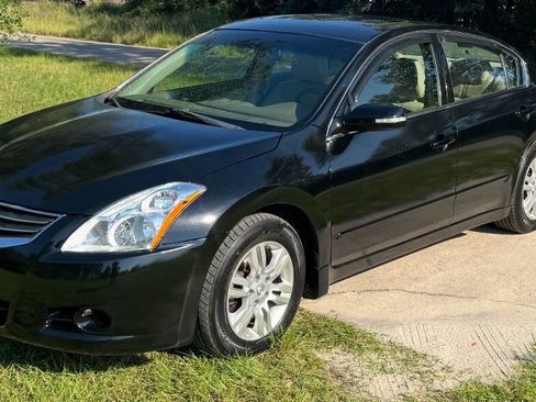 Used 2010 Nissan Altima 2.5 SL w/ SL Pkg image 3