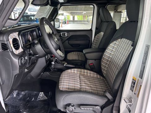 New 2026 Jeep Gladiator Sport AWD/4WD image 11