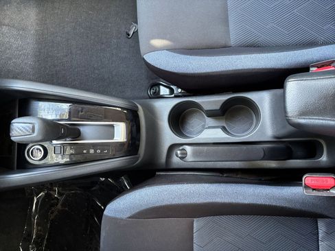 Used 2025 Nissan Versa SV FWD image 39