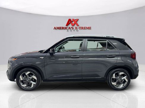 Used 2024 Hyundai Venue Limited FWD image 4