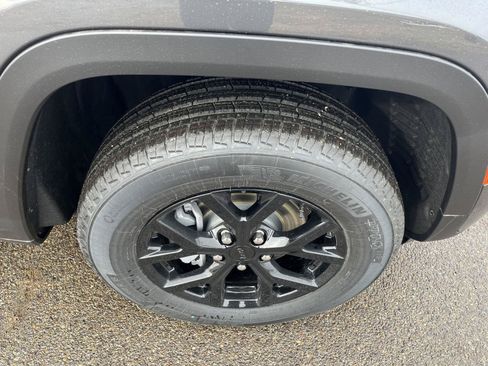 New 2026 Jeep Grand Cherokee Altitude AWD/4WD image 46