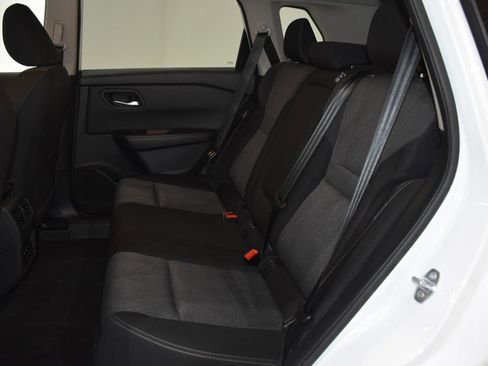 Used 2024 Nissan Rogue SV image 28