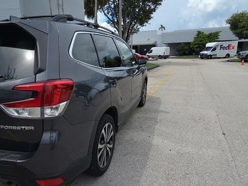 Used 2021 Subaru Forester Limited AWD/4WD image 5