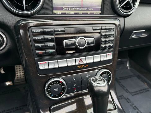 Used 2015 Mercedes-Benz SLK 250 image 17