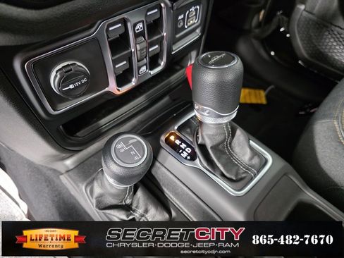 New 2025 Jeep Gladiator Sport image 23