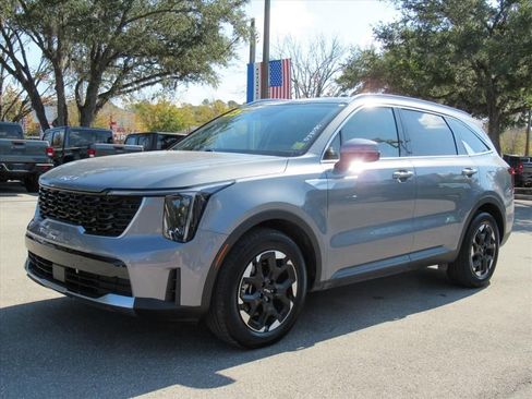 Used 2025 Kia Sorento S w/ Panoramic Sunroof Package image 3