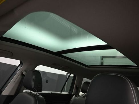 Used 2023 Volkswagen Atlas SE w/ Panoramic Sunroof Package image 28