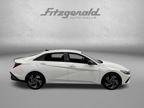 Used 2025 Hyundai Elantra Sport FWD image 8