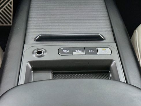 Used 2024 Kia EV9 GT-Line AWD/4WD image 14