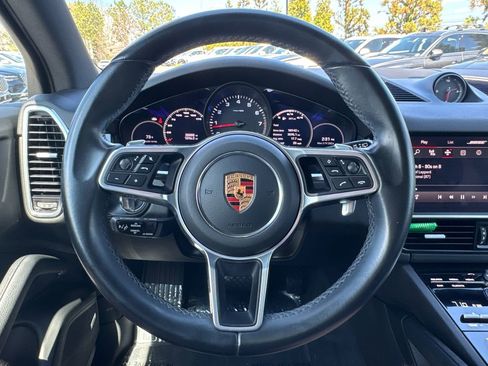 Used 2022 Porsche Cayenne Base image 23