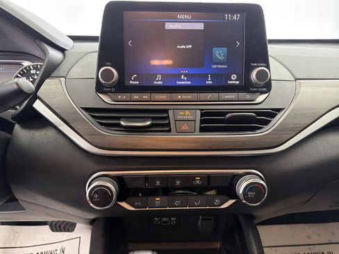Used 2024 Nissan Altima 2.5 SV AWD/4WD image 11