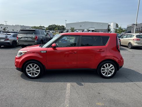 Used 2017 Kia Soul + w/ Audio Package FWD image 27