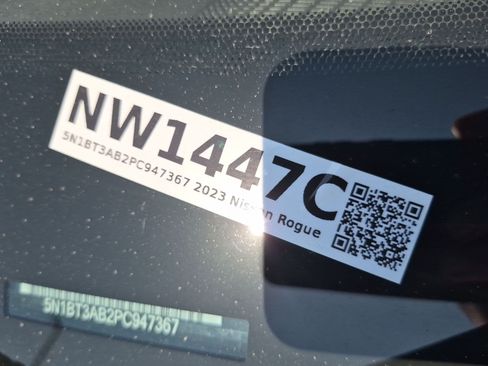 Used 2023 Nissan Rogue S AWD/4WD image 34