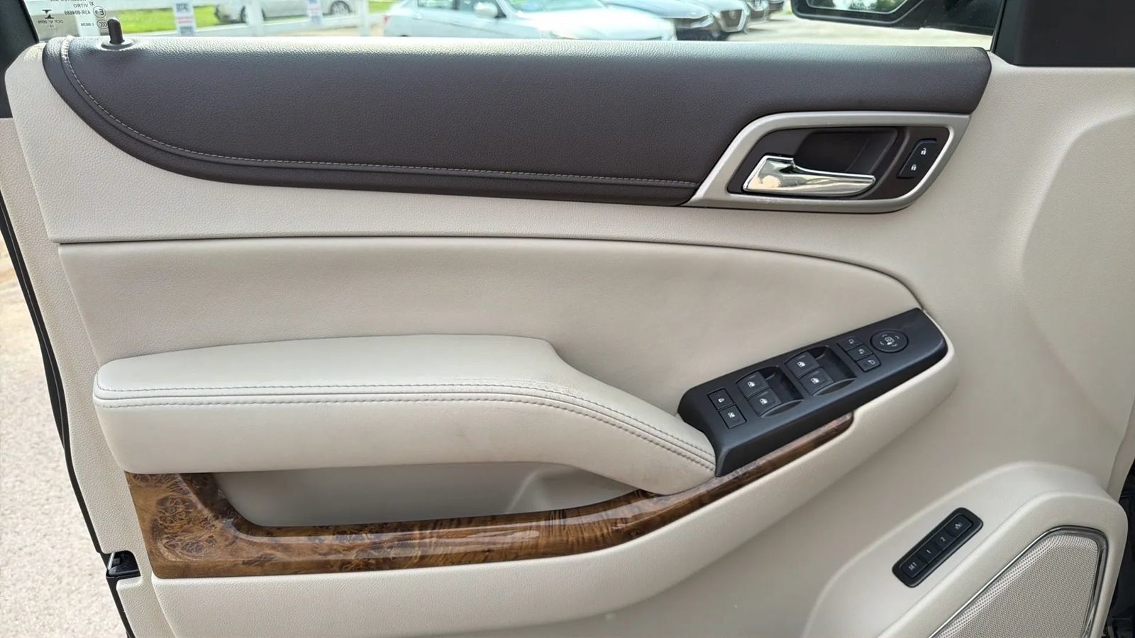 Used 2015 GMC Yukon Denali RWD image 15