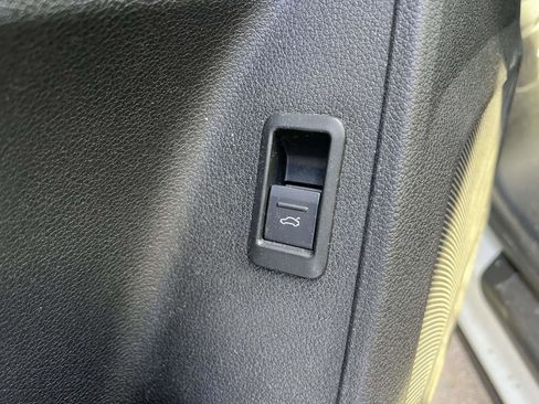 Used 2020 Audi Q3 2.0T Premium image 16