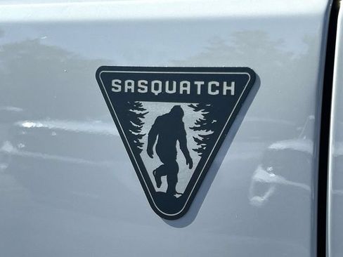New 2026 Ford Bronco 4-Door w/ Sasquatch Package AWD/4WD image 13