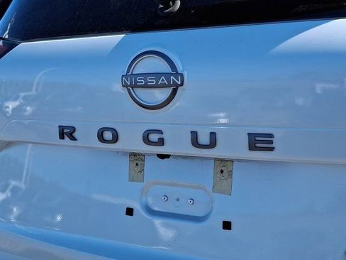 Used 2024 Nissan Rogue SV image 34