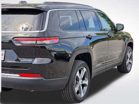 New 2026 Jeep Grand Cherokee L Limited w/ Luxury Tech Group II AWD/4WD image 40