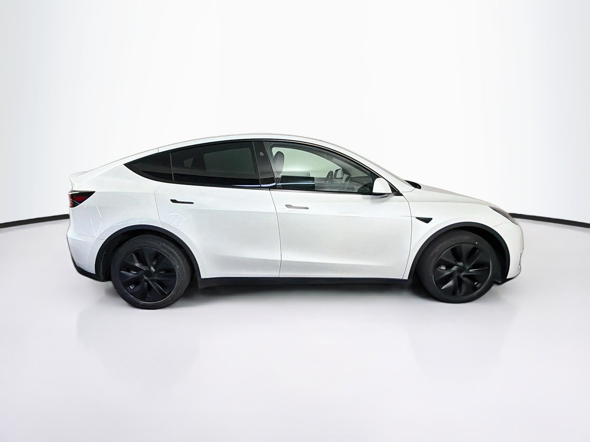 Used 2025 Tesla Model Y Long Range AWD/4WD image 10