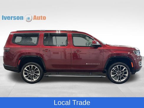 Used 2022 Jeep Wagoneer Series III w/ Premium Group I AWD/4WD image 10
