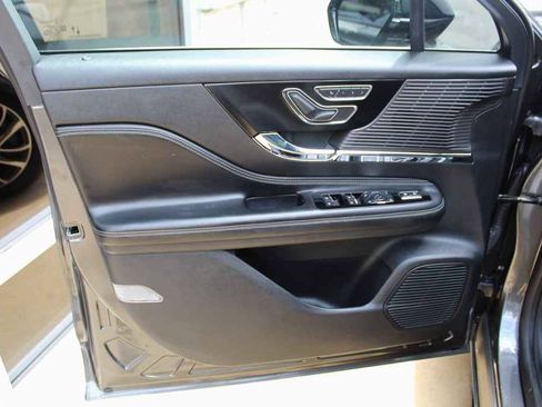 Used 2020 Lincoln Corsair AWD w/ Equipment Group 101A image 10