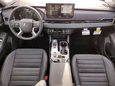 New 2026 Mitsubishi Outlander Trail Edition image 2