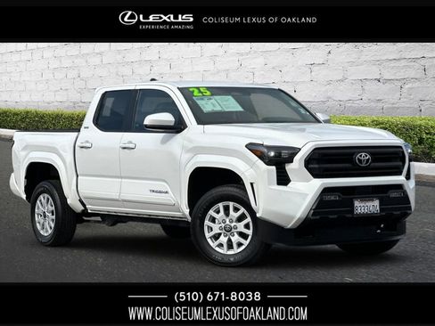 Used 2025 Toyota Tacoma SR5 image 1